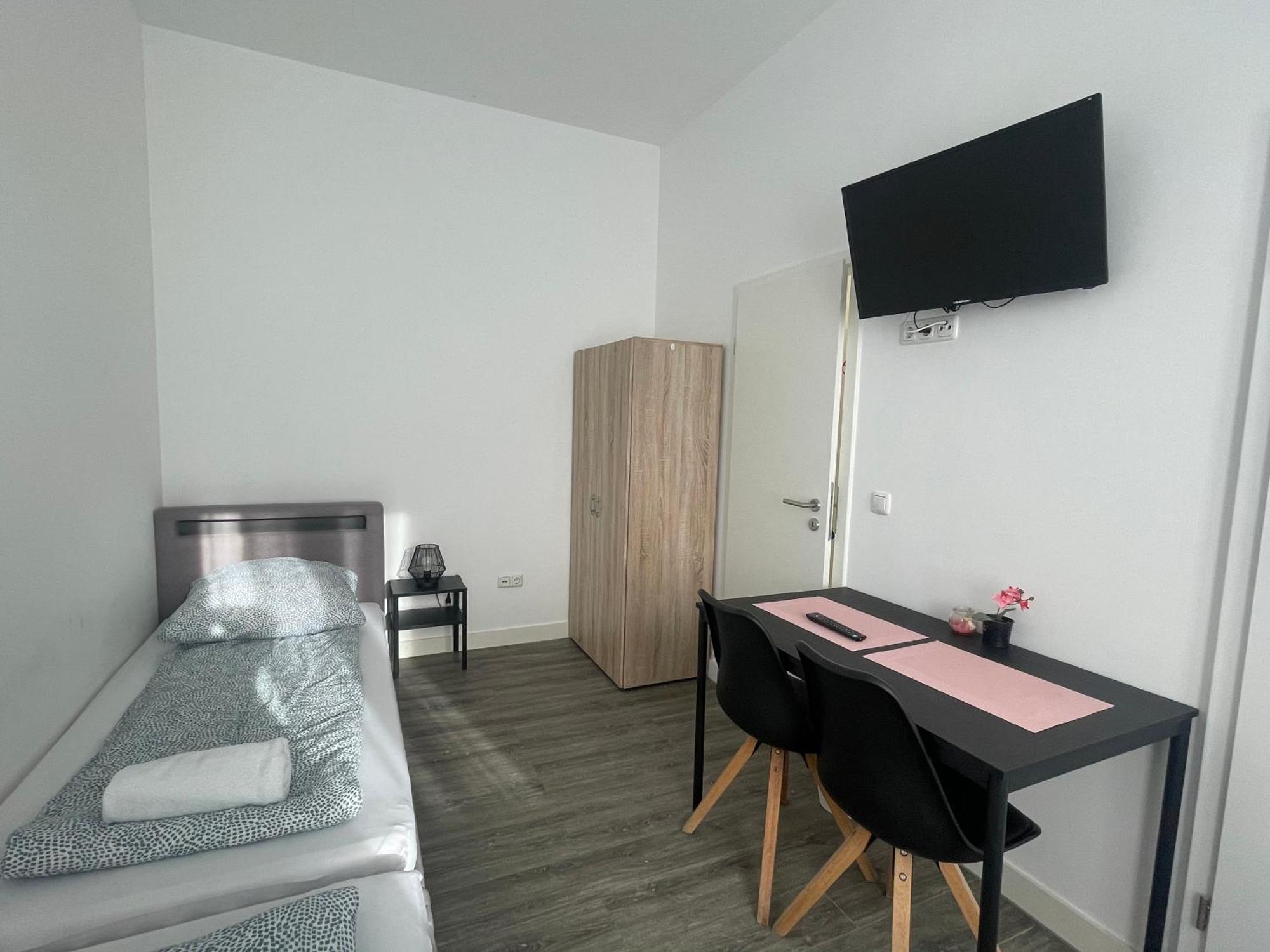 Comfortable Hostel In Wesseling Esterno foto