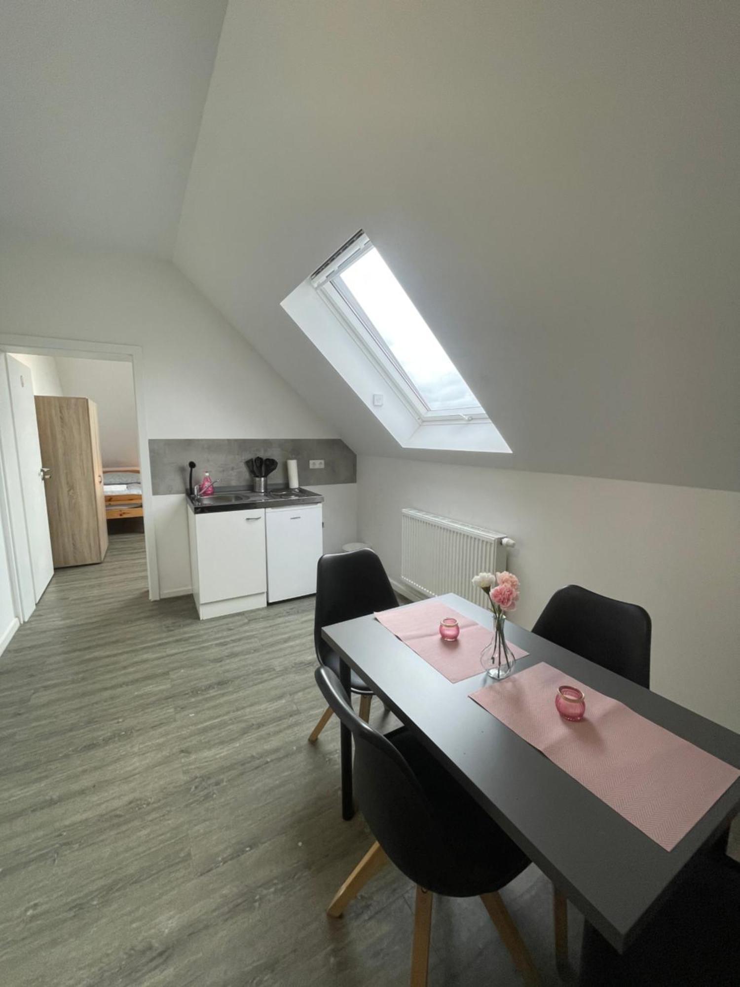 Comfortable Hostel In Wesseling Esterno foto