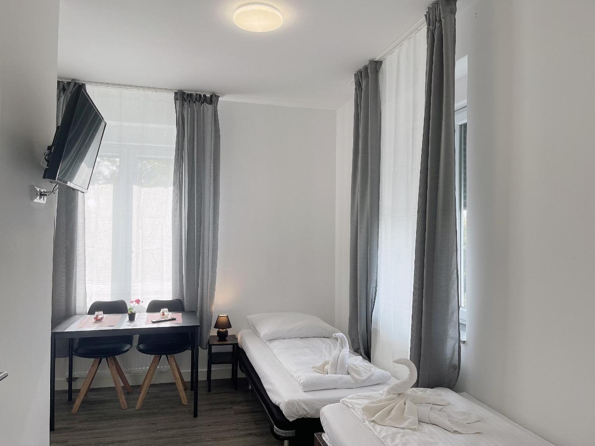 Comfortable Hostel In Wesseling Esterno foto