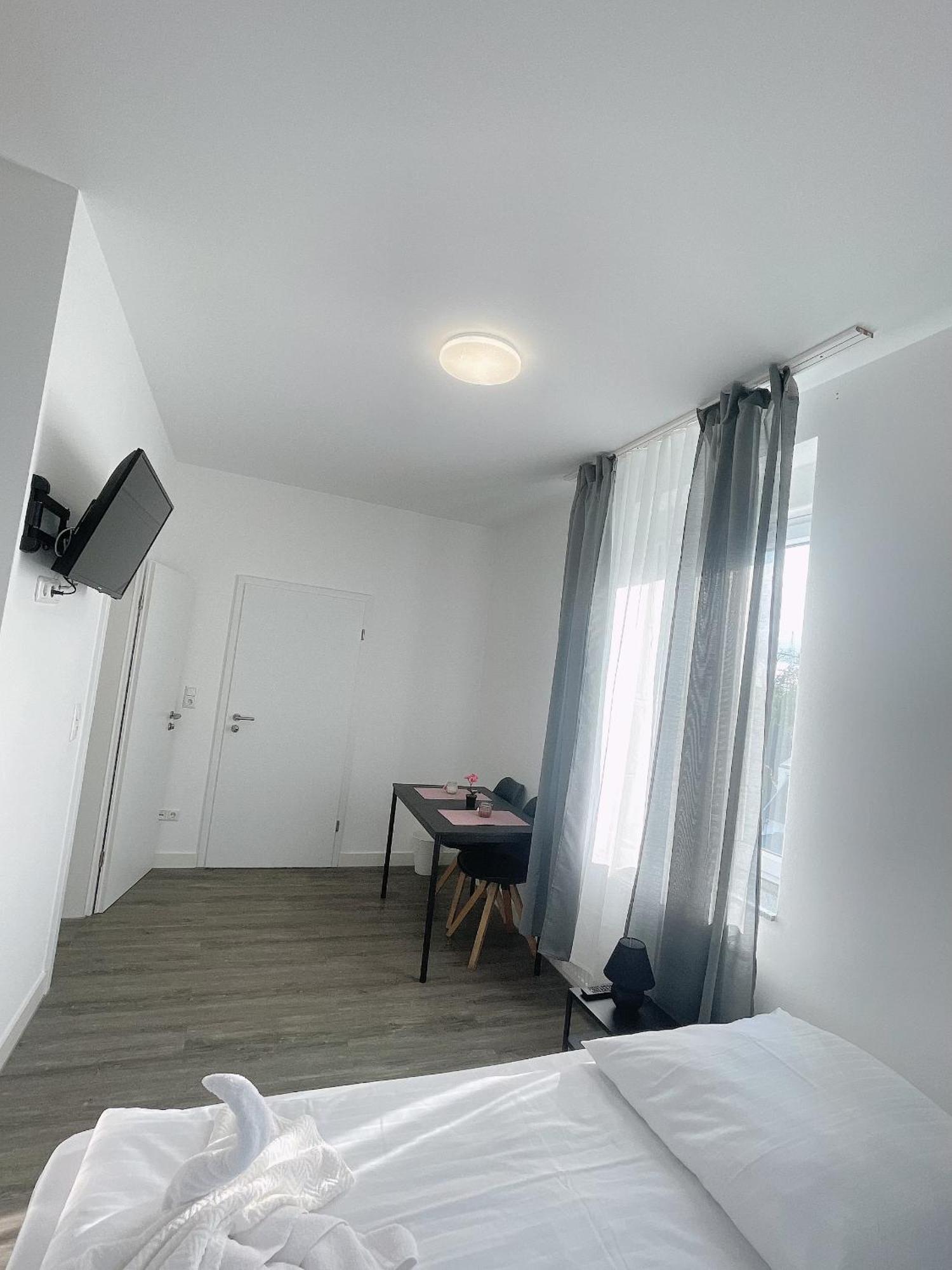 Comfortable Hostel In Wesseling Esterno foto