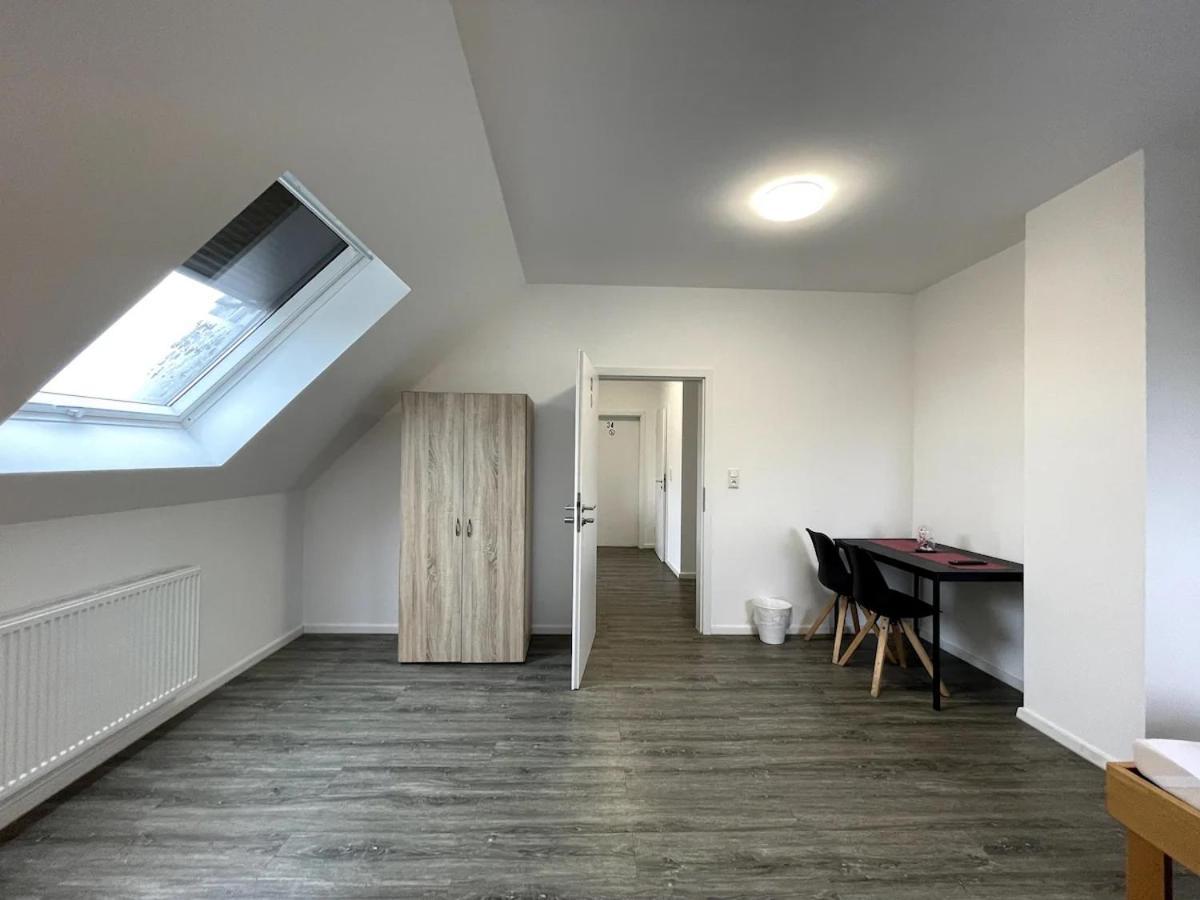 Comfortable Hostel In Wesseling Esterno foto